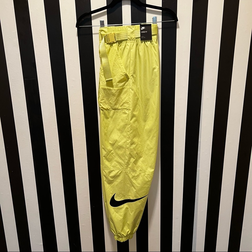 Nike Womens Woven Swoosh Pants Limelight